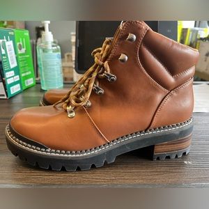 Women 9 1/2 boots